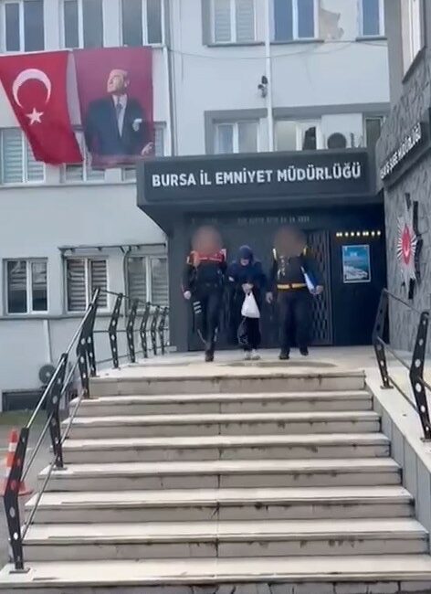 Bursa’da kan donduran olay: Kayıp diye aranan adamın katili eşi çıktı Bursa’nın Osmangazi ilçesinde kayıp olarak aranan 77 yaşındaki şahsın öldürüldüğü
