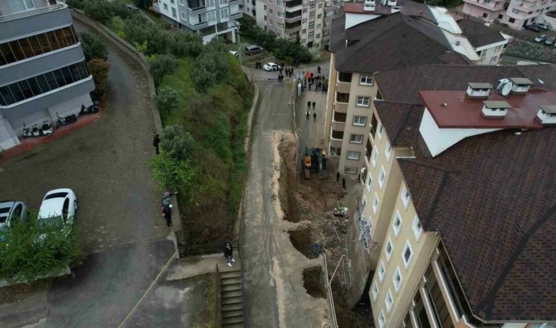 Bursa’nın Mudanya ilçesinde etkili olan yağışın ardından çöken istinat duvarının