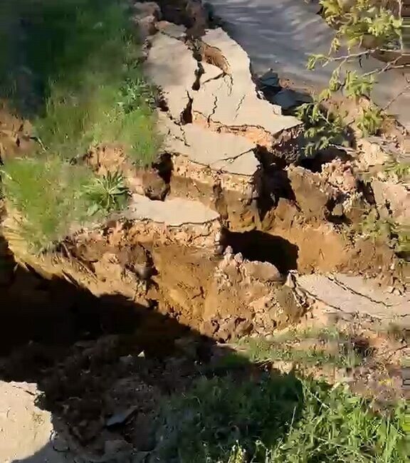 Bursa’nın İnegöl ilçesinde iki kırsal mahalleyi birbirine bağlayan yol, meydana