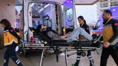 Bursa’nın İnegöl ilçesinde kontrolden çıkarak devrilen motosiklette bulunan 1’i çocuk