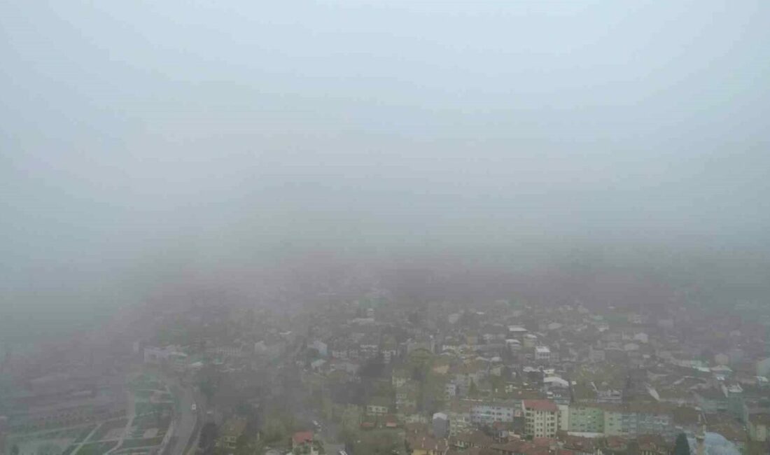 Bursa’da şehrin üzerine sis çöktü Bursa’nın Osmangazi ilçesi ve çevre ilçelerde sabah saatlerinden itibaren etkili