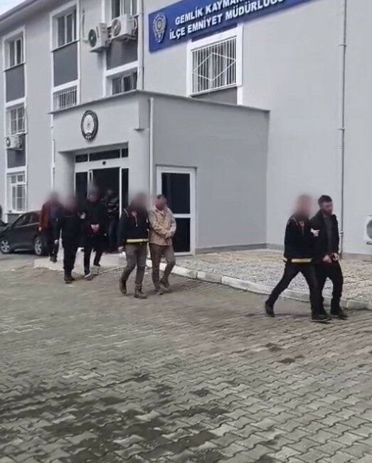 Bursa’nın Gemlik ilçesinde meydana gelen silahlı yaralama olayının şüphelileri, polis