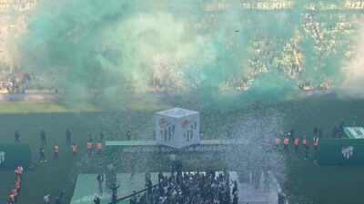 Bursaspor’un şampiyonluk sevinci, Atatürk Matlı Stadyumu’nda düzenlenen görkemli kutlamalarla taçlandı.