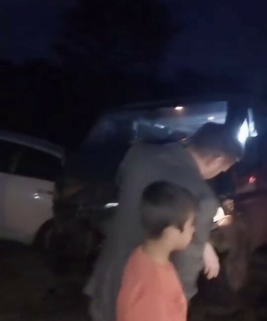 Bursa’da yamaçtan kopan kayalar, araçların üzerine yağdı Bursa Orhaneli yolu üzerinde kopan kayalar seyir halindeki araçların üzerine