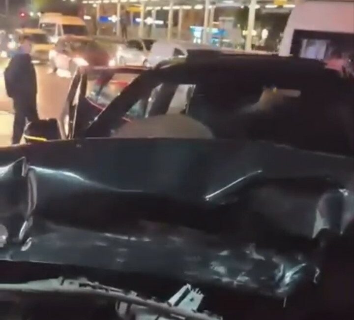 Bursa’da 3 araç birbirine girdi. Kazada şans eseri can kaybı