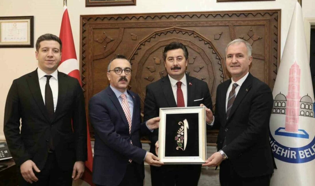 Bursa’nın iki ilçesinde önemli işbirliği Bursa’nın Yenişehir ilçesinde yapılan önemli görüşmede İnegöl ve Yenişehir’de istihdam