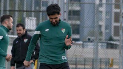 Bursaspor deplasmanda oynayacağı Ankara Demirspor maçı öncesi hazırlıklara start verdi.