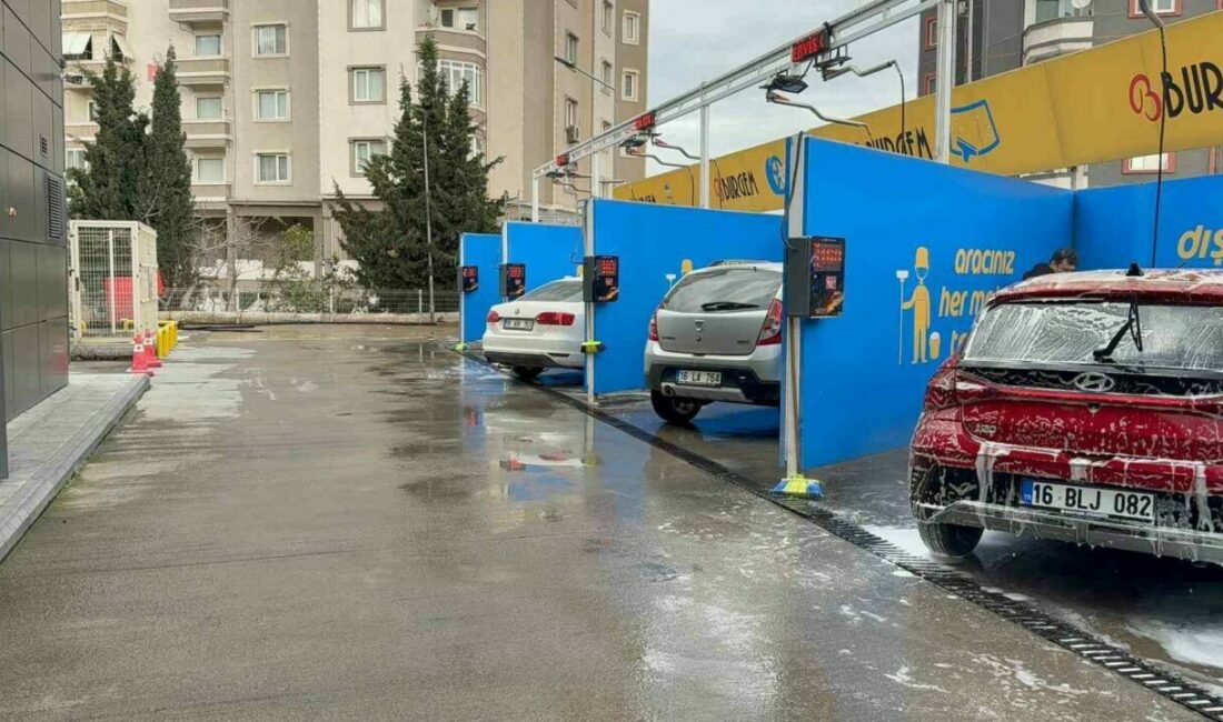 Gemlik’te gece saatlerinde etkili olan çamur yağışı, sabah saatlerinde ilçe