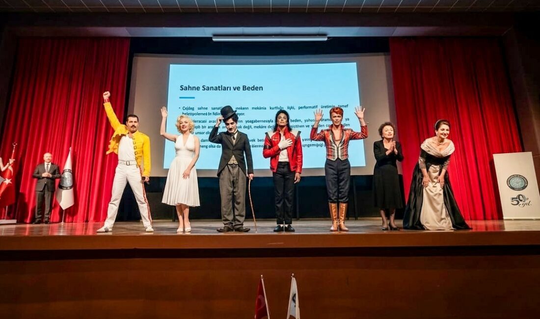 BUÜ’de sanatın ve sanatçının geleceği mercek altına alındı Bursa Uludağ Üniversitesi (BUÜ) Güzel Sanatlar Fakültesi Sahne Sanatları Bölümü