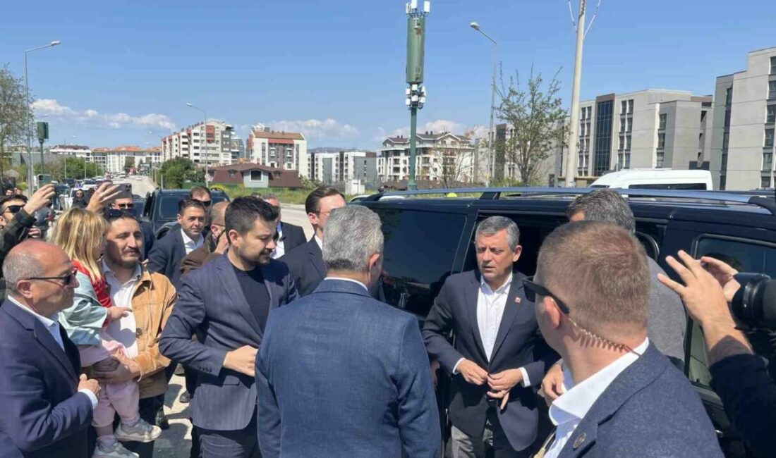 Bursa’da tutuklu bulunan Mustafa Bozbey’i ziyaret eden CHP Genel Başkanı