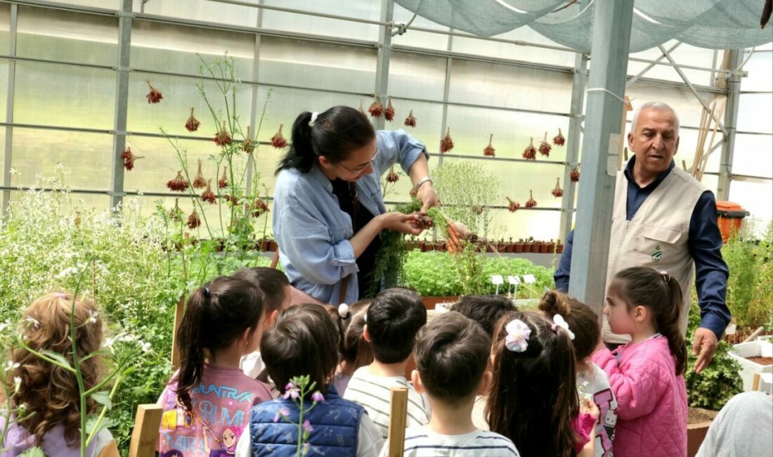 Osmangazi Belediyesi, çocukların toprakla tanışması ve tükettikleri gıdaların üretim sürecini