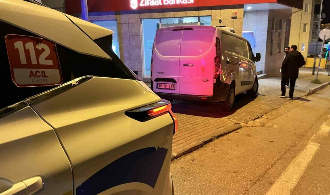 Bursa’da park halindeki bir minibüsün el freninin boşalması sonucu araç