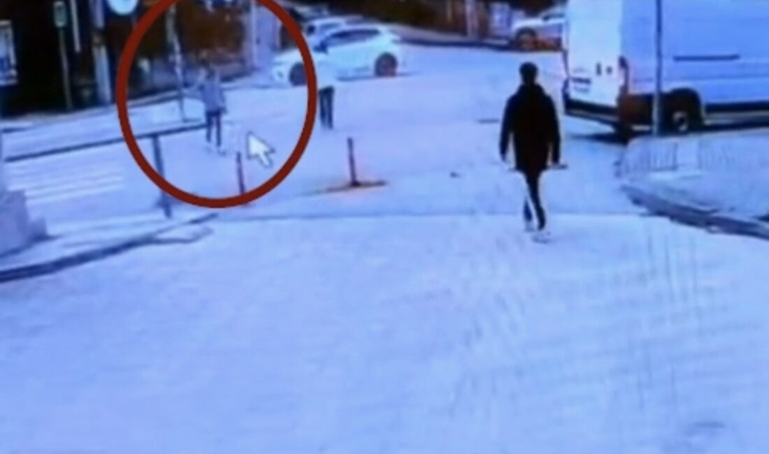 Film gibi takip: 85 kamera izlendi 950 araç incelendi, hırsız kameradan yakalandı Bursa’nın Nilüfer ilçesinde meydana gelen iki ayrı evden hırsızlık olayının