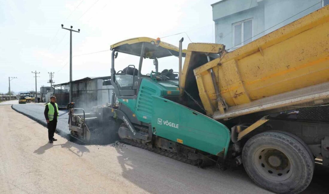 Gürsu’daki yol çalışması trafiğe nefes aldıracak Bursa’da ulaşımı daha konforlu ve güvenli hale getirme hedefiyle çalışmalarını