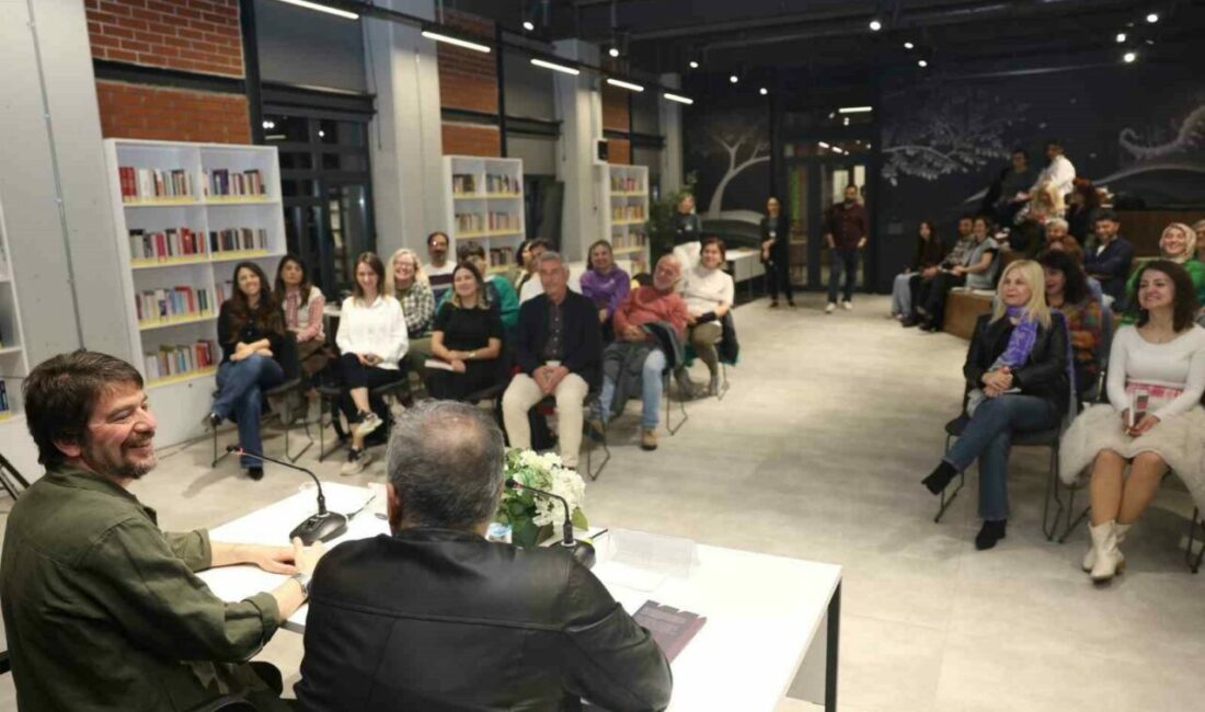 Nilüfer Belediyesi’nin düzenlediği Koza Buluşmaları’nın konuğu olan yazar Hakan Bıçakçı,