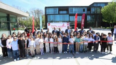 Bursa’nın İnegöl ilçesinde, 23 Nisan Ulusal Egemenlik ve Çocuk Bayramı