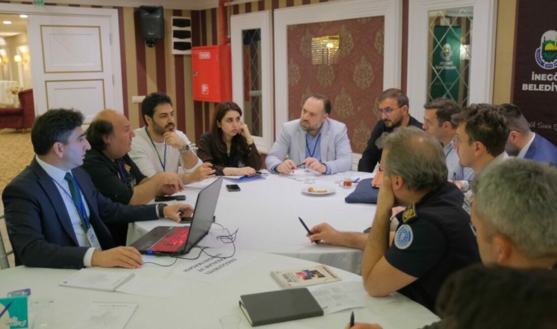 Bursa’da İnegöl Belediyesi ev sahipliğinde gerçekleştirilen İlçe Odaklı Afet Risk