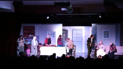 İnegöl Belediyesi Şehir Tiyatrosu’nun 22’nci gösterisi olarak bu sezon repertuarına