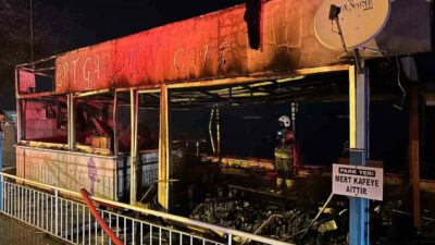 Bursa’nın Gemlik ilçesinde gece saatlerinde çıkan yangın, itfaiye ekiplerinin müdahalesiyle