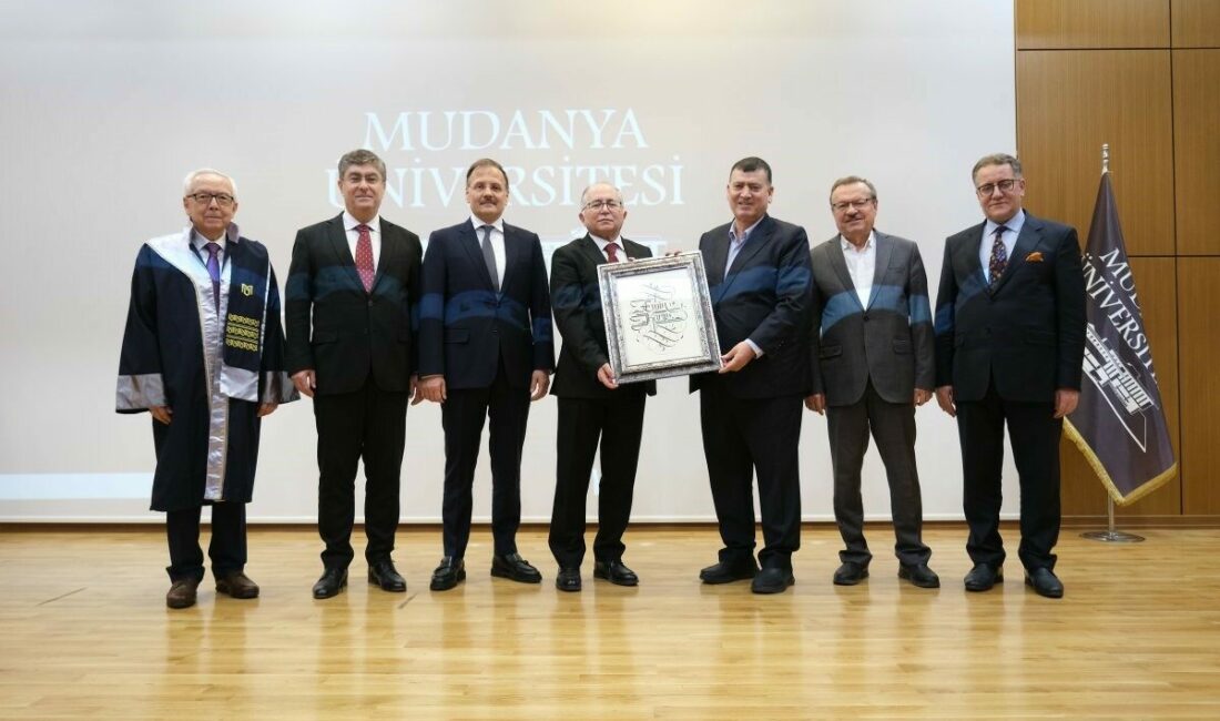 Mudanya Üniversitesi’nde yeni rektör Prof. Dr. Ahmet Kesik oldu Mudanya Üniversitesi rektörü Prof. Dr. Emin Karip, görevini Rektör Yardımcısı