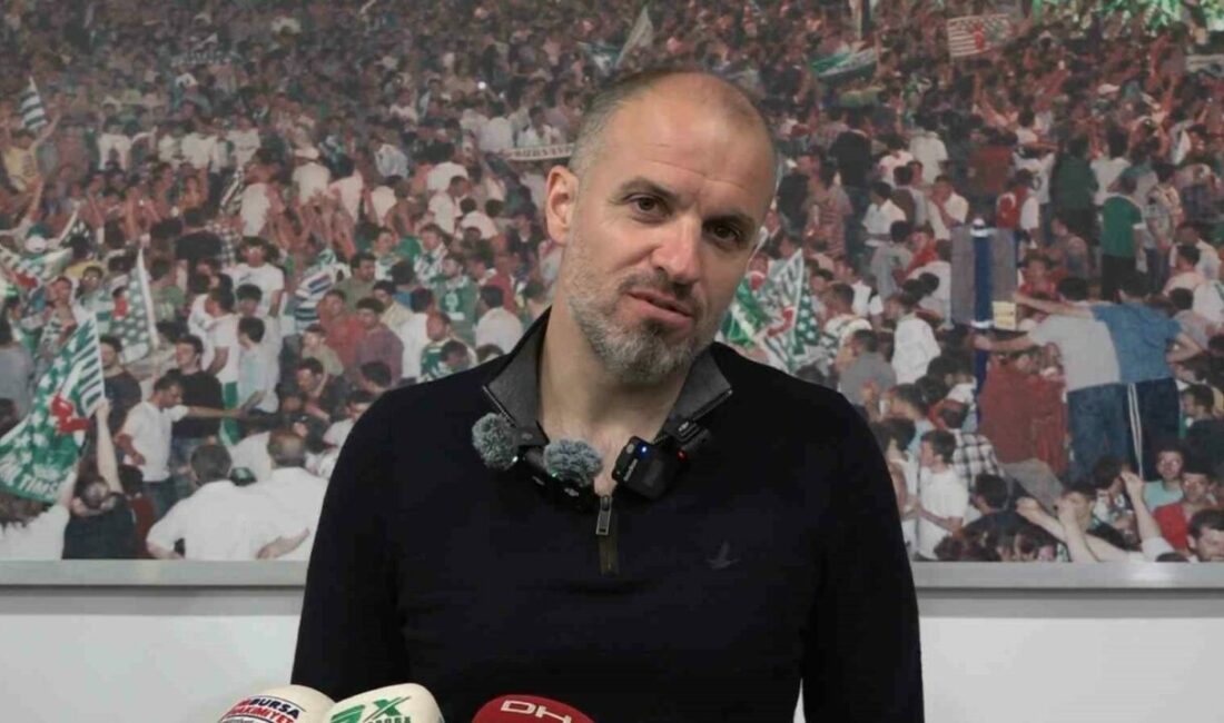 Bursaspor Teknik Direktörü Mustafa Er, Somaspor’u 5-1 yenerek şampiyonluklarını ilan