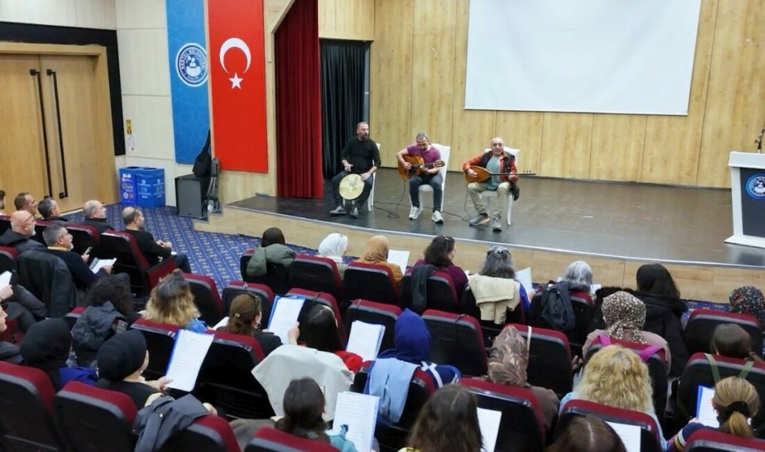 Kestel Belediyesi Türk Halk Müziği Korosu, yıl boyunca düzenli eğitimleriyle