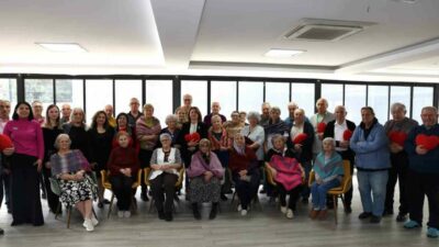 “Kalpten İlmekler İyilik Sahnesinde” projesi kapsamında Nilüferli kadınların hazırladığı el