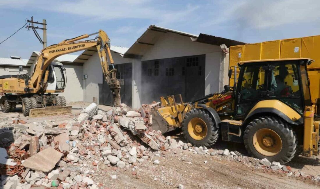 Osmangazi Belediyesi, ilçede ulaşım konforunu artırmaya yönelik çalışmalarını aralıksız sürdürürken,