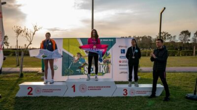 Osmangazi Belediyespor Triatlon Takımı sporcuları, Antalya’nın Serik ilçesinde düzenlenen Triatlon