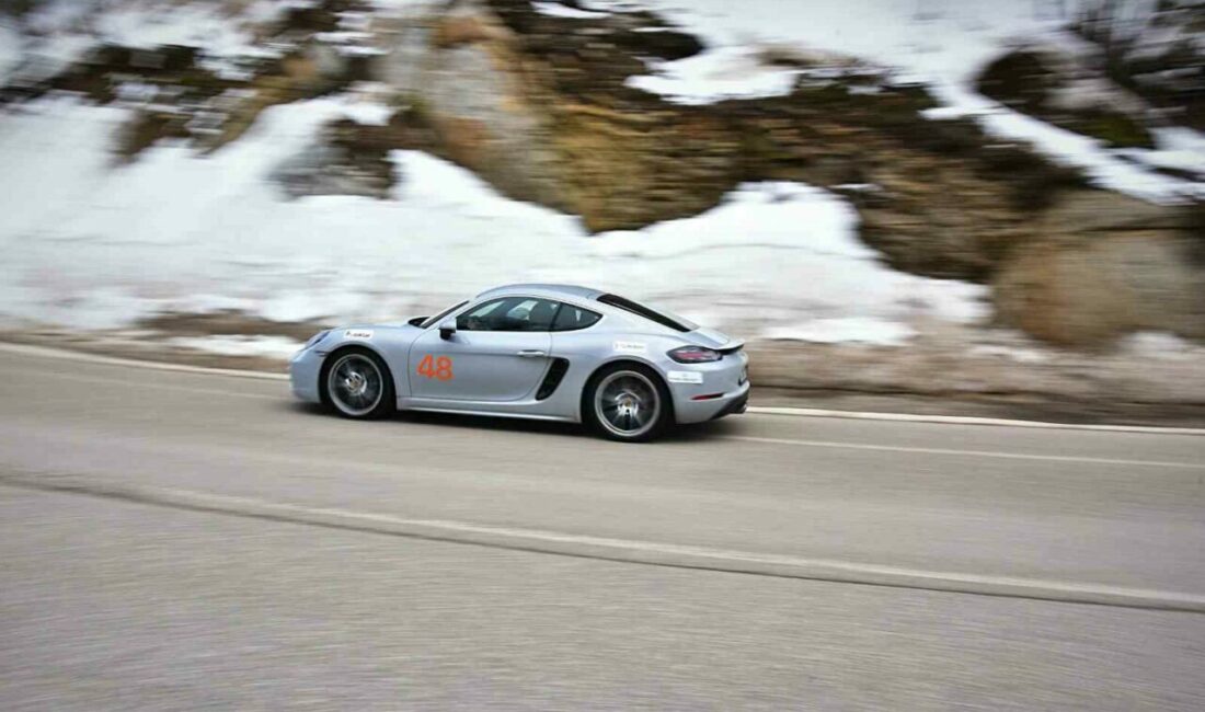 Otomobil tutkunları Uludağ’da buluştu Otomobil meraklıları sezon kapanmadan Uludağ’da buluştu. Karda sürüş deneyimi yaşayan