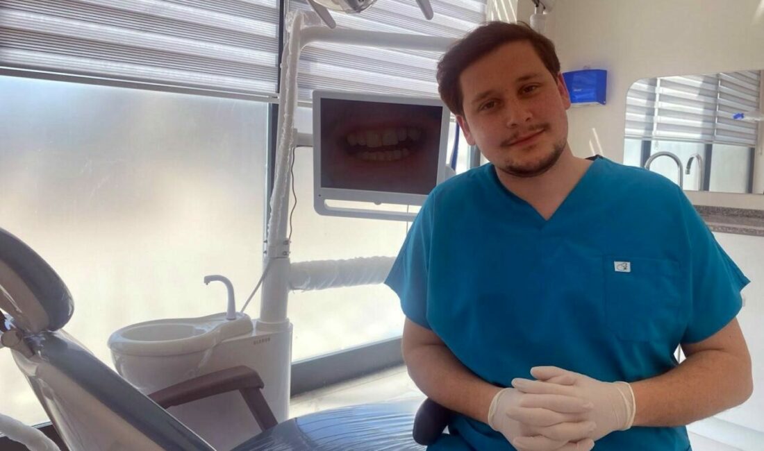 Sosyal medya üzerinde satılan diş parlatıcı ve benzeri ürünlere inanmayın Özellikle sosyal medya üzerinde satılan diş parlatıcı, beyazlatıcı ve benzeri