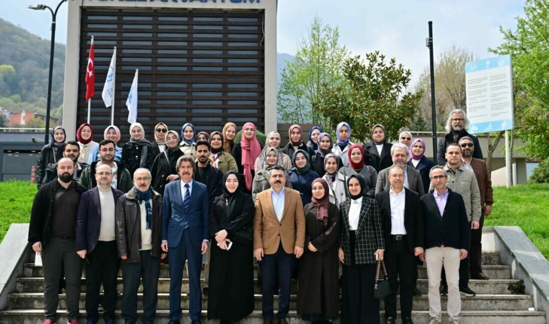 Yıldırım’da dönüşümün harcı kültür Bursa’da şehirleri, binaları fiziksel olarak yenilemenin yeterli olmadığını vurgulayan Yıldırım