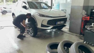 Türkiye genelinde işçiler meydanlarda 1 Mayıs Emek ve Dayanışma Günü’nü