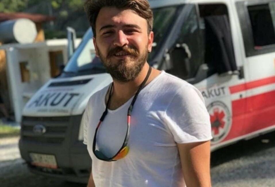 Abi kardeş 4 yıl sonra benzer kazada hayatını kaybetti… Bursa’da dün gece motosiklet kazasında hayatını kaybeden Bursaspor taraftar gruplarından
