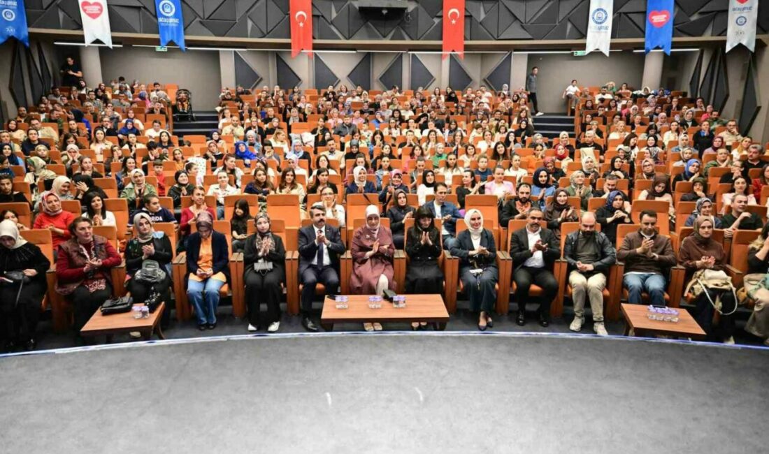Akademisyen Anne Yıldırımlılarla buluştu Bursa’da Yıldırım Belediyesi “Akademisyen Anne” olarak tanınan Doç. Dr. Saniye