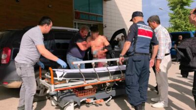 Bursa’nın İnegöl ilçesinde amca çocukları arasında çıkan bıçaklı kavgada 1
