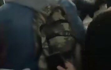 Bursa’da seyir halindeki otobüste iddiaya göre alkol tüketen yolcu ve