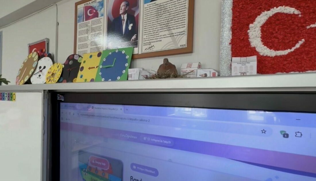 Bursa’nın Mustafakemalpaşa ilçesinde bir ilkokul sınıfında yaşanan sıra dışı olay,