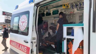 Bursa’nın İnegöl ilçesinde meydana gelen kazada minibüsle çarpışan motosikletteki baba