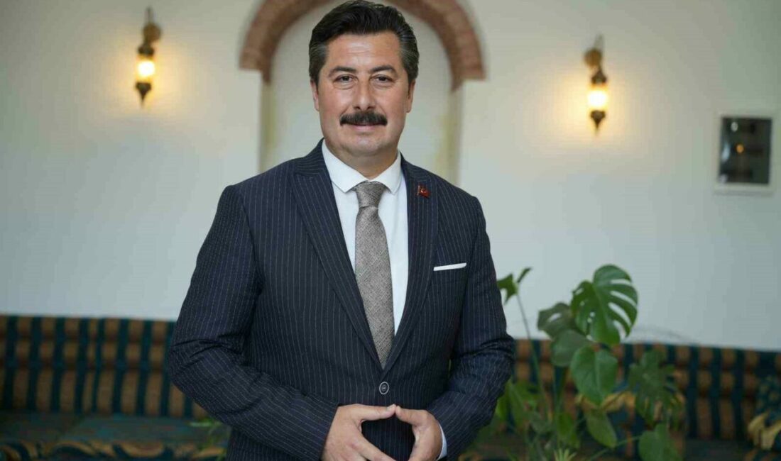 Başkan Ercan Özel: “Ekiplerimiz, huzurlu bir bayram için 24 saat görev başında olacak” Yenişehir Belediye Başkanı Ercan Özel, Yenişehirlilerin huzurlu bir bayram geçirmesi