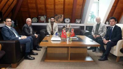 Nilüfer Belediye Başkanı Şadi Özdemir, TFF 1. Lig’e yükselme başarısı