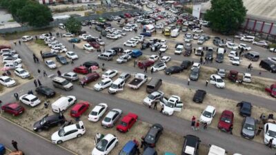 Bursa’da ikinci el otomobil pazarında Kurban Bayramı hareketliliği başladı. Bayrama