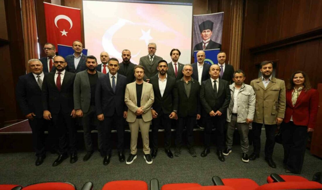 Bursa Büyükşehir Belediyespor’da yeni dönem Bursa’nın sporcu fabrikası Bursa Büyükşehir Belediyespor Kulübü’nde kongre heyecanı yaşandı.