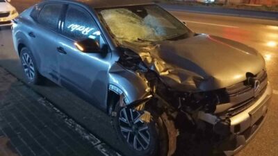 Bursa’da alkollü bir sürücünün çarptığı yaya, kaldırıldığı hastanede hayatını kaybetti.