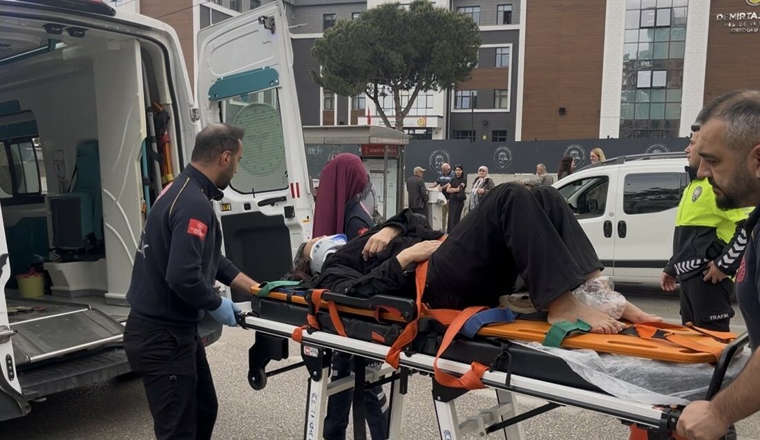 Bursa’da alt geçit yerine yolu kullanan yayaya otomobil çarptı Bursa’da alt geçit yerine yoldan karşıya geçmeye çalışan yaya, otomobilin