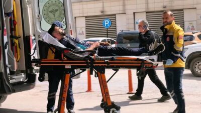 Bursa’nın İnegöl ilçesinde çıkan bıçaklı kavgada bir genç yaralandı. Hastanede
