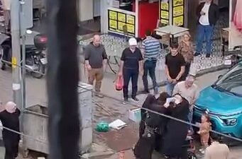 Bursa’da iki dilenci grubunun yer kavgası saniye saniye amatör kameraya