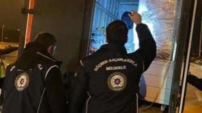 Bursa’da polis ekiplerince düzensiz göçle mücadele kapsamında gerçekleştirilen huzur uygulamasında