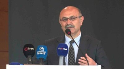 Bursa’da düzenlenen “Güncel Aile Sorunları Çalıştayı”nda konuşan akademisyenler, kamu yöneticileri