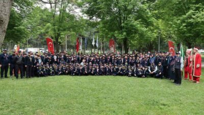Bursa’nın fethinin 700. yılı etkinlikleri kapsamında düzenlenen Fetih Kampı, yüzlerce